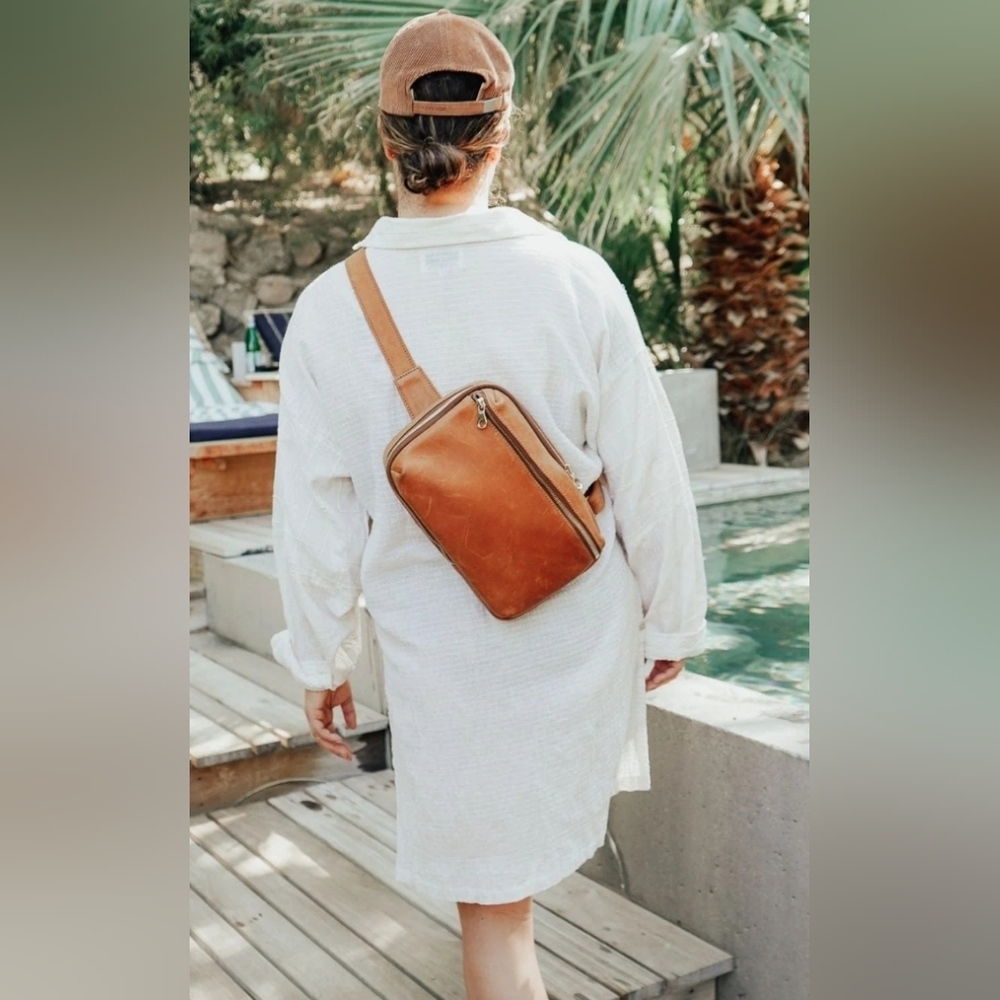 Parker Clay Bale Sling Bag